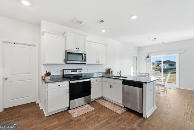 160 Troupe Drive, Savannah, GA 31407