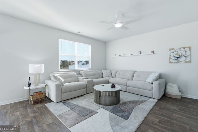 160 Troupe Drive, Savannah, GA 31407