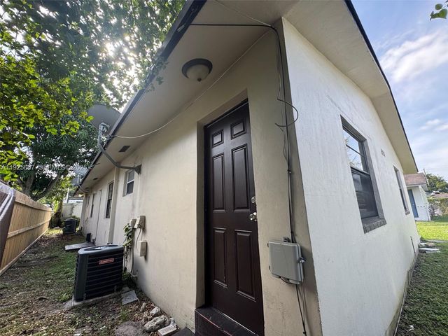 6134 SW 40th Ct, Miramar, FL 33023