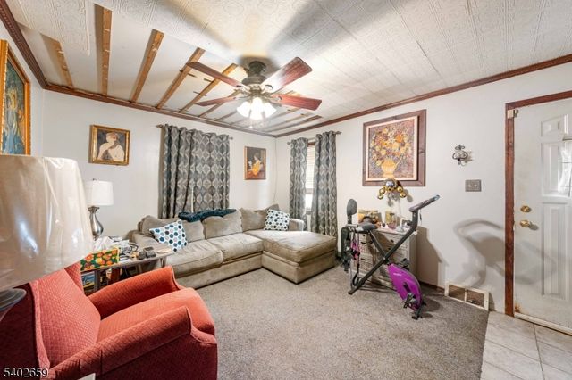 81 Larch St, Woodbridge Twp., NJ 07064