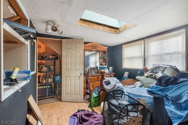 81 Larch St, Woodbridge Twp., NJ 07064