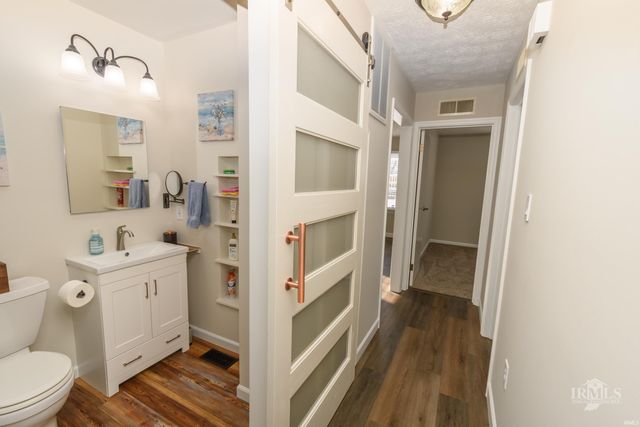 6218 W Penrod Road, Muncie, IN 47304