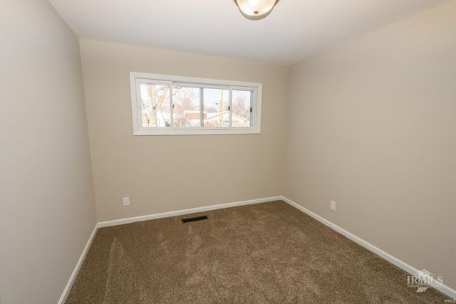 6218 W Penrod Road, Muncie, IN 47304