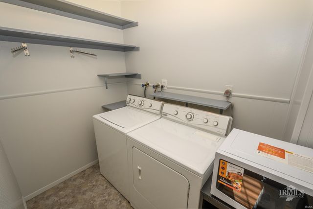 6218 W Penrod Road, Muncie, IN 47304