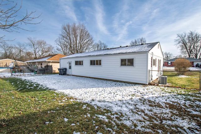 6218 W Penrod Road, Muncie, IN 47304