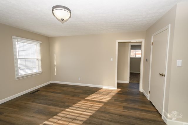 6218 W Penrod Road, Muncie, IN 47304