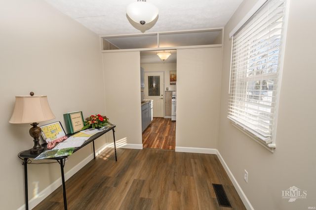 6218 W Penrod Road, Muncie, IN 47304