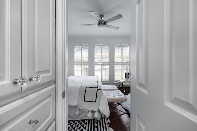 4517 Holland Avenue 105, Dallas, TX 75219