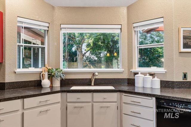5695 S Kalmia, Boise, ID 83716