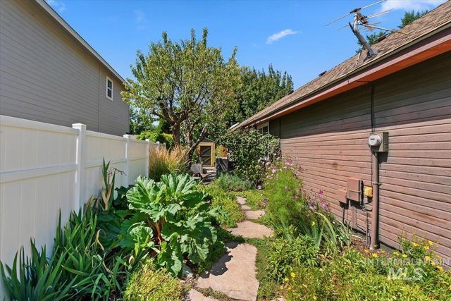 5695 S Kalmia, Boise, ID 83716