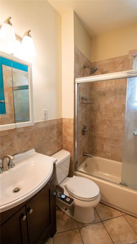 840 Seaman Avenue E 2W, Baldwin, NY 11510