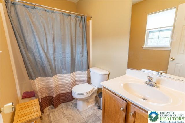 4227 Bedford Drive, Bethlehem Twp, PA 18020
