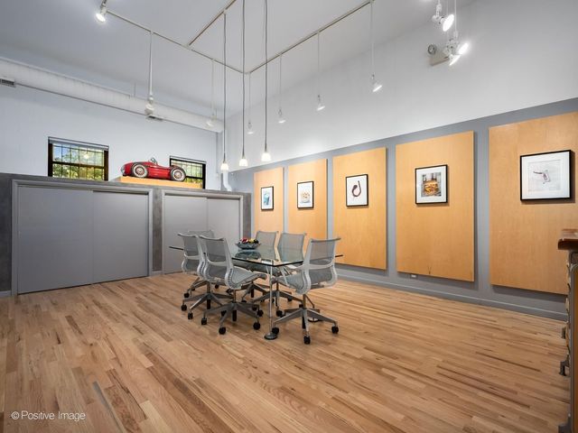 400 N Racine Avenue 105, Chicago, IL 60642