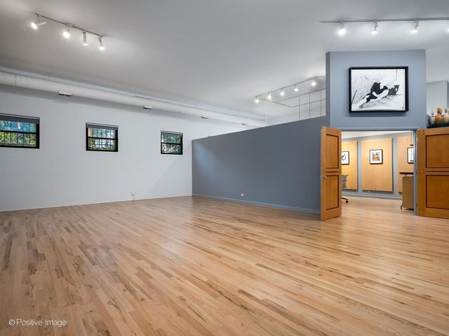 400 N Racine Avenue 105, Chicago, IL 60642