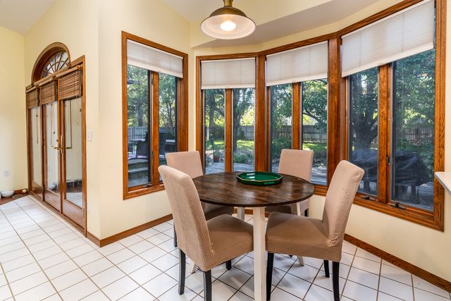 600 Deer Lake Drive W, Carbondale, IL 62901