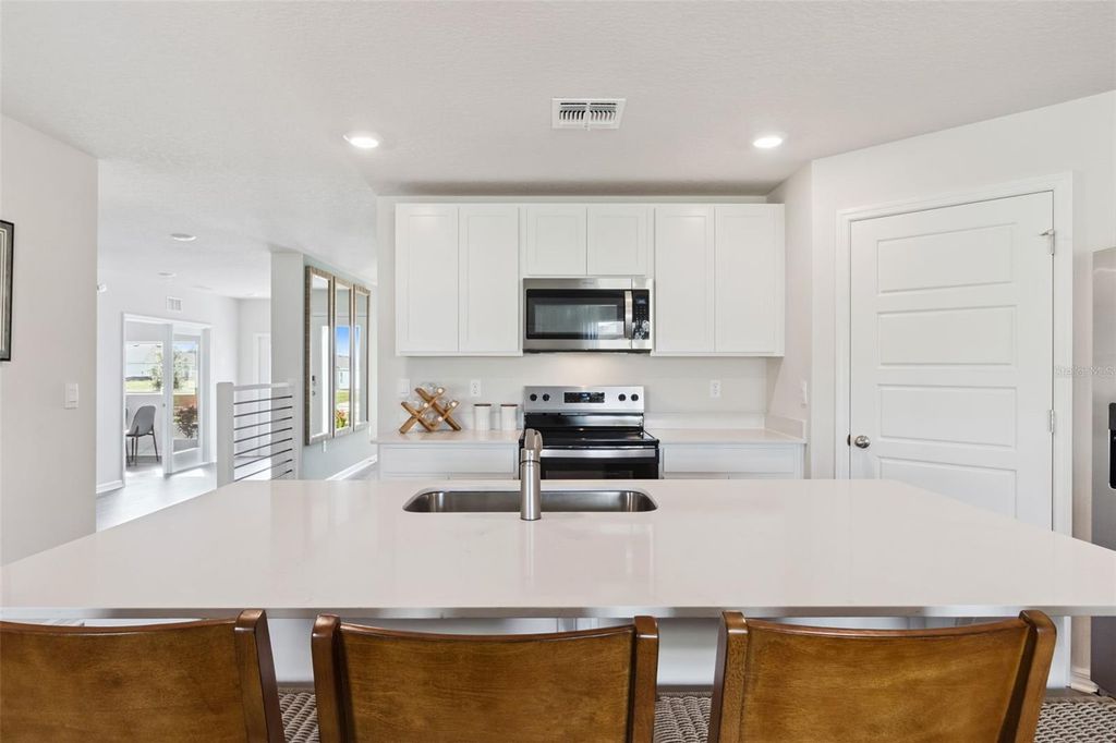 Image 5 of property listing at 2790 ADELINE AVENUE, Winter Haven, FL 33881