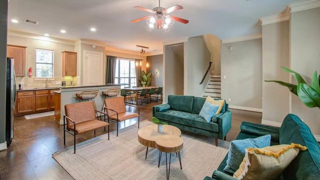 4001 Dallas Street A, Houston, TX 77023