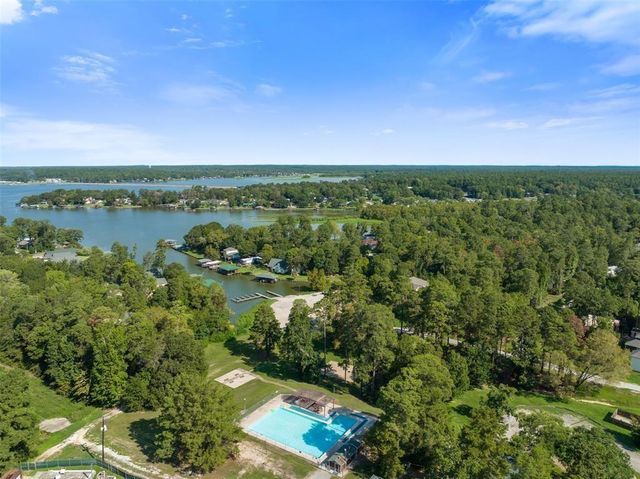 146 Iris, Livingston, TX 77351
