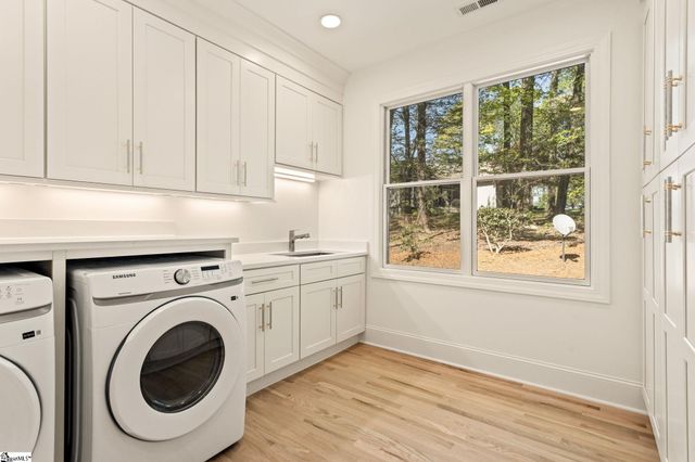 1 Touch Me Not Trail, Landrum, SC 29356