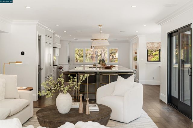 330 Twin Peaks Ln, Alamo, CA 94507