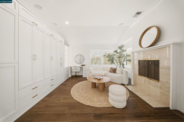 330 Twin Peaks Ln, Alamo, CA 94507