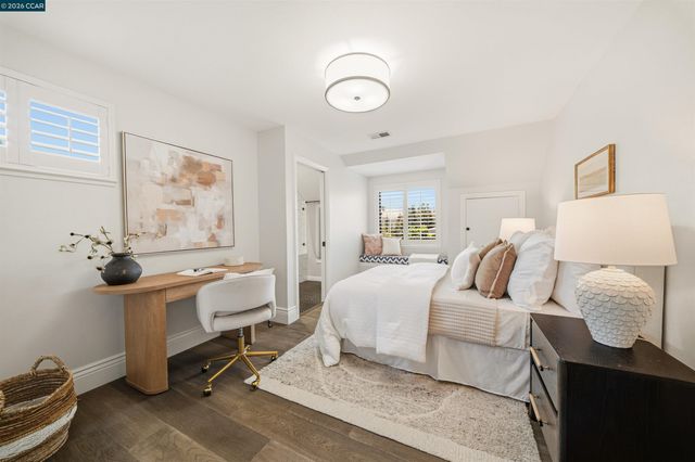 330 Twin Peaks Ln, Alamo, CA 94507