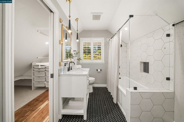 330 Twin Peaks Ln, Alamo, CA 94507