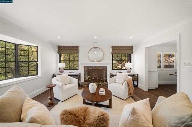 330 Twin Peaks Ln, Alamo, CA 94507