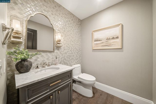 330 Twin Peaks Ln, Alamo, CA 94507