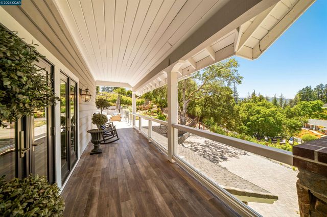 330 Twin Peaks Ln, Alamo, CA 94507