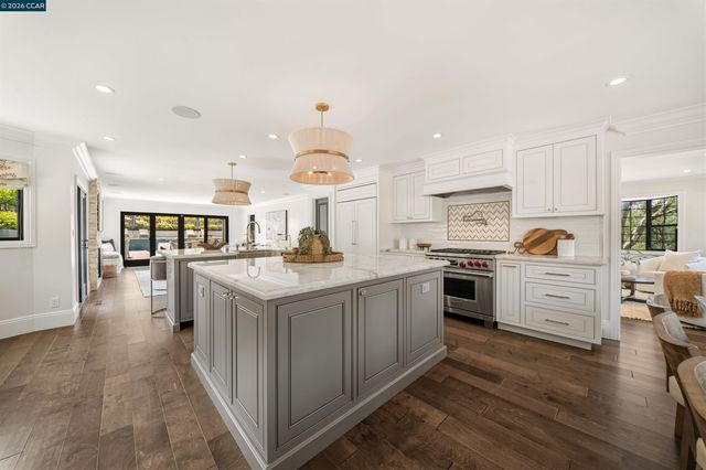 330 Twin Peaks Ln, Alamo, CA 94507