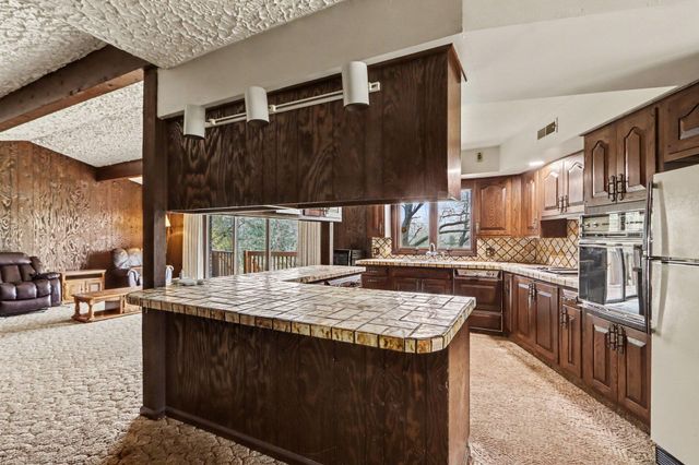56585 Fairway Drive, Paw Paw Twp, MI 49079