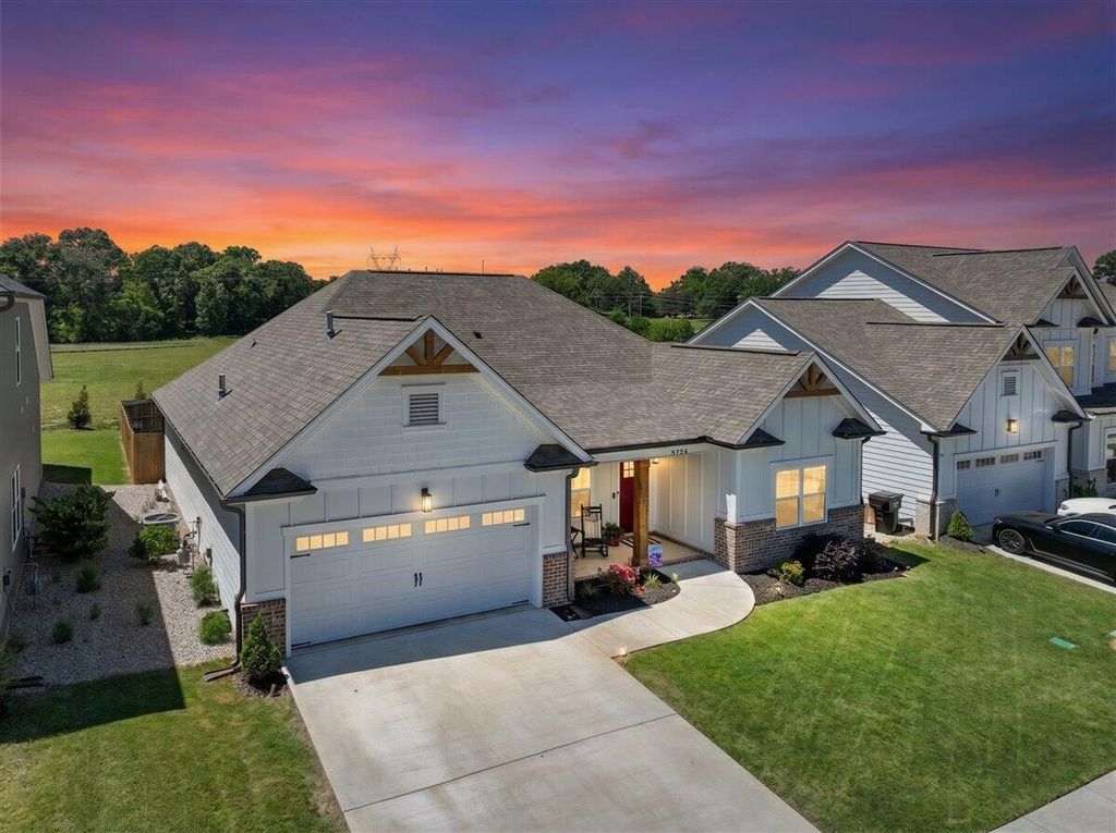 8794 Knolling Loop 43, Ooltewah, TN 37363