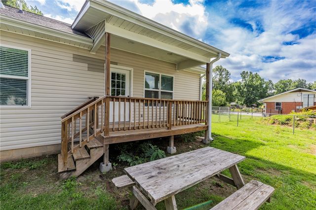 463 N Davis Street, Pea Ridge, AR 72751