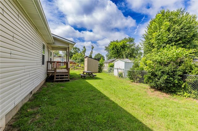 463 N Davis Street, Pea Ridge, AR 72751