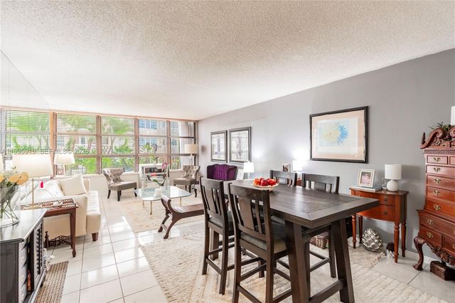 1440 Brickell Bay Dr 203, Miami, FL 33131