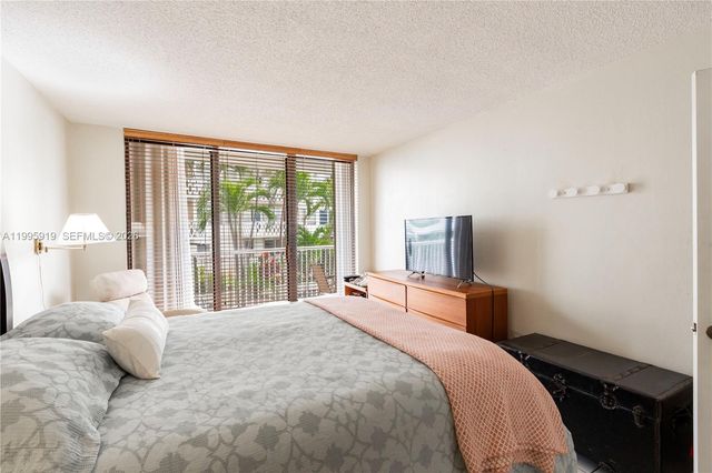 1440 Brickell Bay Dr 203, Miami, FL 33131