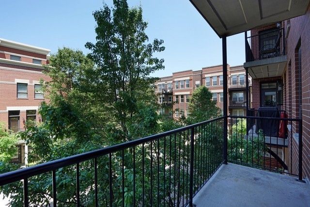 343 W OLD TOWN Court 205, Chicago, IL 60610