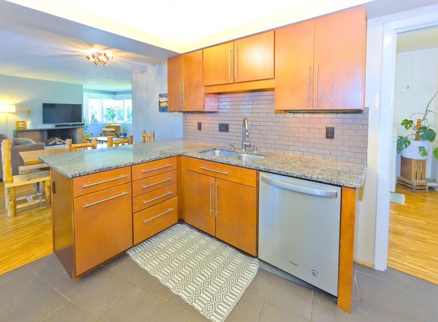 1027 W 29th Ave, Spokane, WA 99203