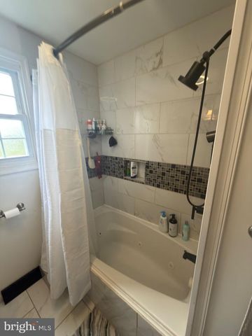 1005 LANDOVER DR, Reading, PA 19605