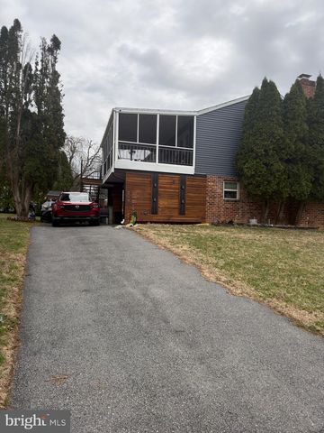 1005 LANDOVER DR, Reading, PA 19605