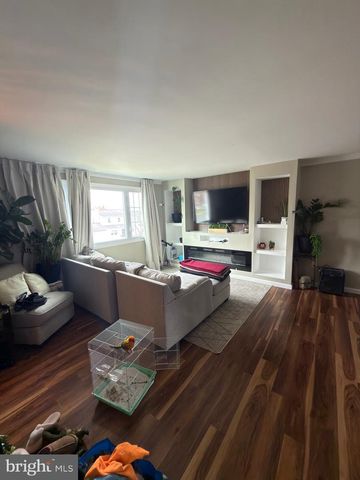 1005 LANDOVER DR, Reading, PA 19605