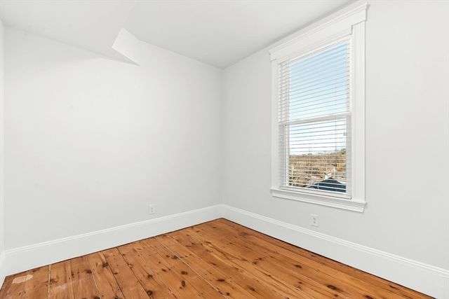 11 Symonds St 2, Salem, MA 01970