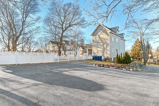 11 Symonds St 2, Salem, MA 01970