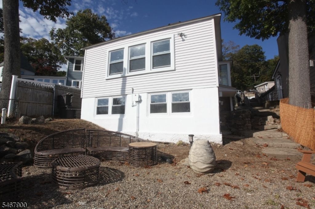 76 Ithanell Rd, Hopatcong Boro, NJ 07843 — photo 5