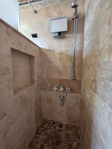 201 S Lakeside Drive 8, Lake Worth Beach, FL 33460