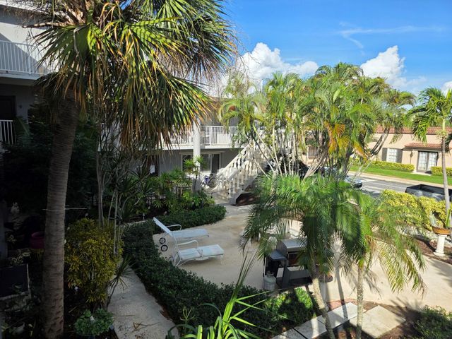 201 S Lakeside Drive 8, Lake Worth Beach, FL 33460