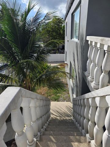 201 S Lakeside Drive 8, Lake Worth Beach, FL 33460