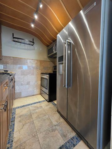 201 S Lakeside Drive 8, Lake Worth Beach, FL 33460