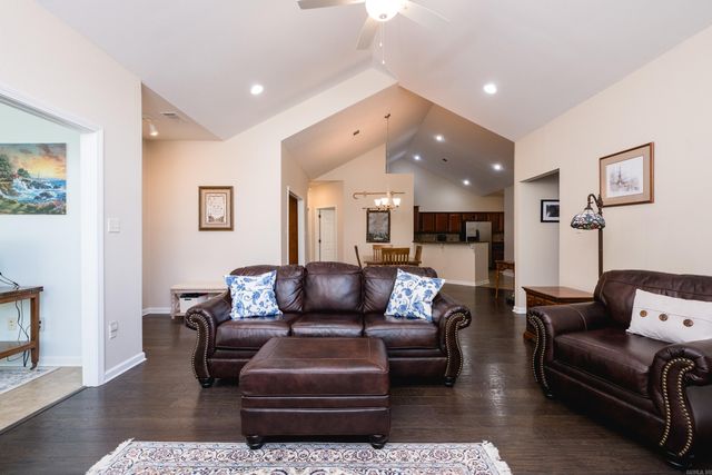 393 Mountain Terrace Circle, Maumelle, AR 72113